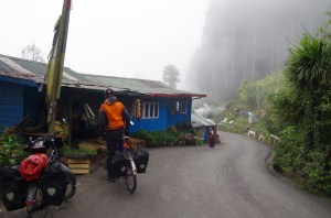 Our misty decent from Darjeeling