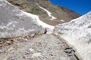 Pack ice pathways on the way down from Kunzum La