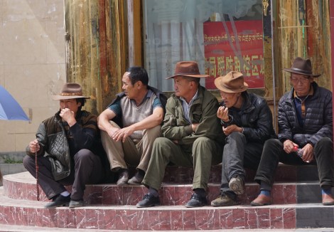 Wild West people watching in Litang